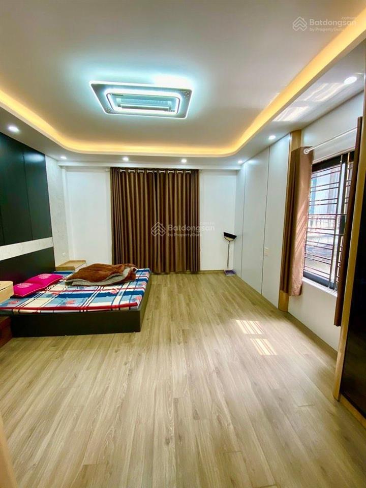 Phạm văn đồng  hoàng quốc việt  ngõ thông, gần phố  nội thất đẹp về ở ngay.