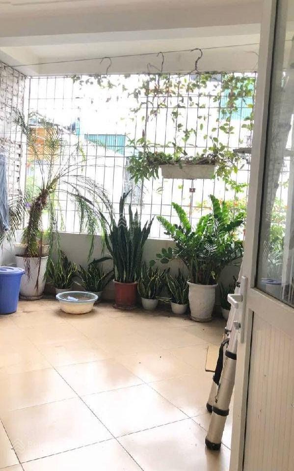 Nhà cổ nhuế sát khu đô thị ô tô đỗ cửa, vào nhà  nội thất đẹp chỉ việc về ở.