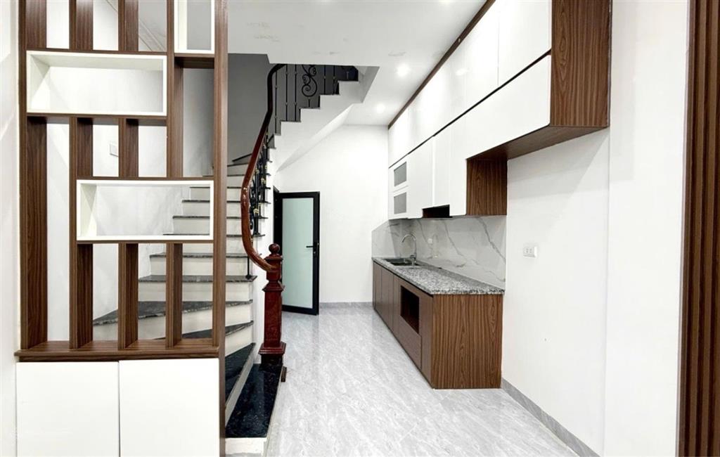 Chỉ hơn 7 tỷ nhà mới  thụy phương gần phố  vài phút đi bộ ra công viên phú thượng.