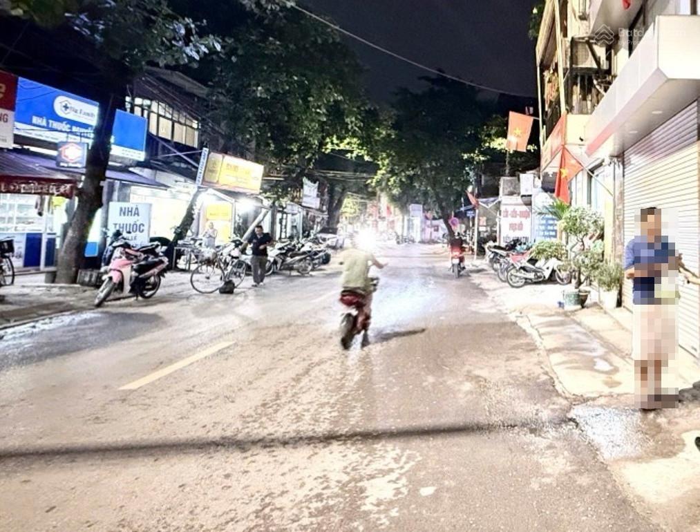 Chỉ hơn 7 tỷ nhà mới  thụy phương gần phố  vài phút đi bộ ra công viên phú thượng.