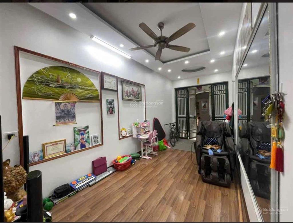 Nhà dân xây  khu phân lô  thụy phương, mặt ngõ thông  30m ra phố dt 50m  giá 8,3 tỷ