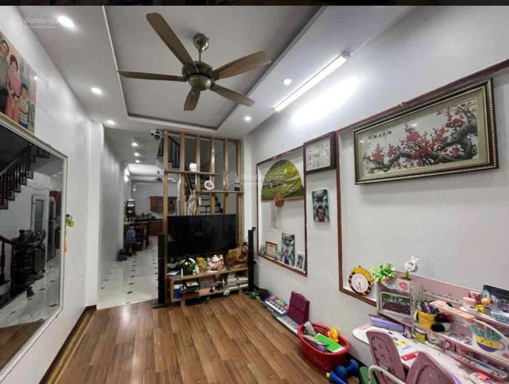 Nhà dân xây  khu phân lô  thụy phương, mặt ngõ thông  30m ra phố dt 50m  giá 8,3 tỷ