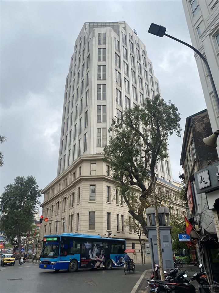 Mặt phố bà triệu 240m mặt tiền quyền lực 8mgiá đầu tư hàng hiếm xây toà vpbt giữ tiền