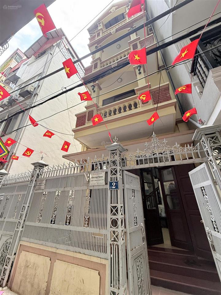 Nhà 4 tầng, đường bờ sông, quan hoa, mặt tiền 7.1m, sổ đỏ chính chủ.