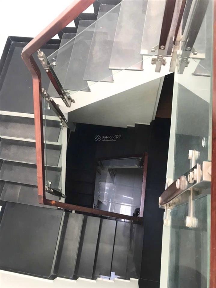 Bán căn nhà đầu hẻm 247 huỳnh văn bánh