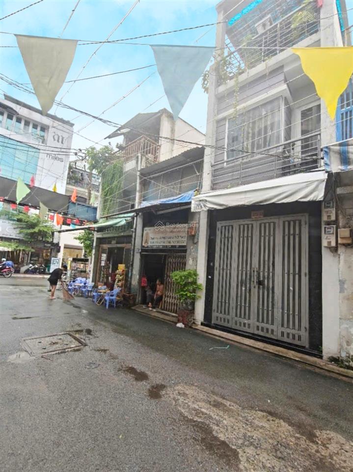 Bán căn nhà đầu hẻm 247 huỳnh văn bánh