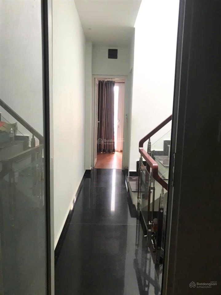 Bán căn nhà đầu hẻm 247 huỳnh văn bánh