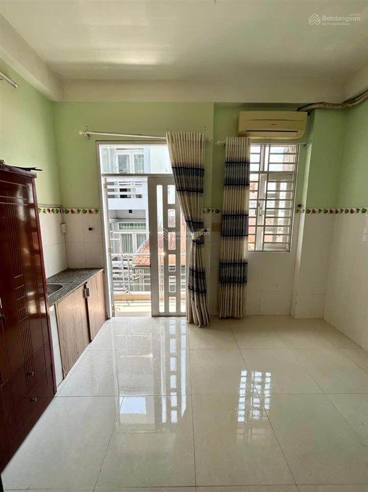 Studio ban công ngay lê văn sỹ quận 3 giá 4tr3