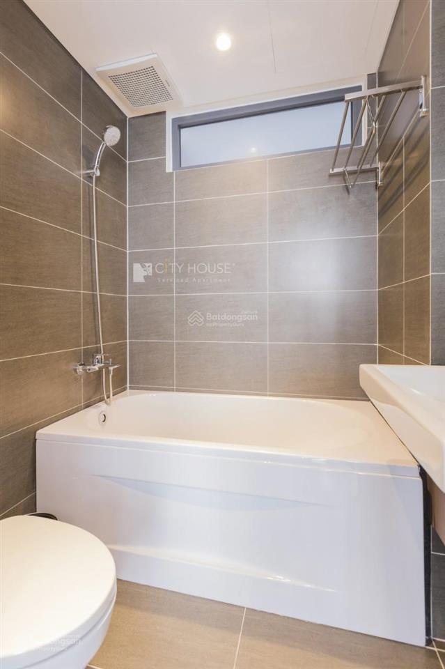 Căn hộ cao cấp 1pn 40m2 cửa sổ ban công siêu thoáng đường trường sơn sân bay quận tân bình