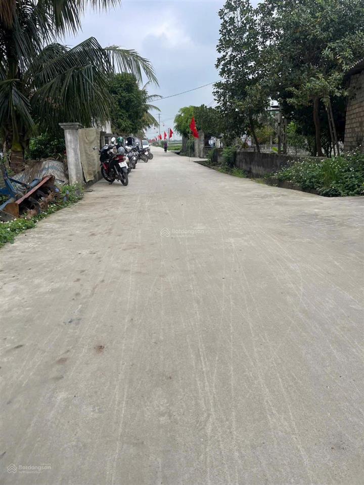 Bán gấp lô đất hạ bằng thạch thất full thổ 110m mt 6m ô tô đỗ cửa gần trường học