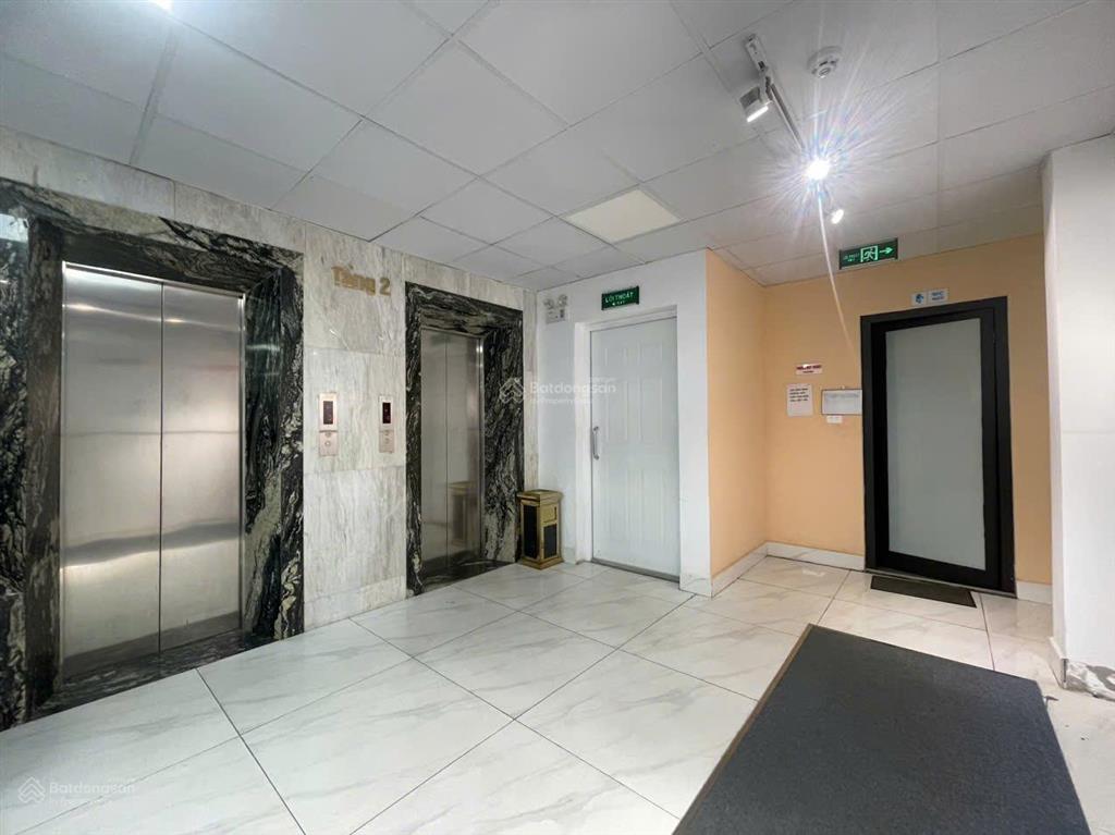 Cho thuê vp giá siêu rẻ tại võ chí công  hoàng quốc việt dt sàn 280m2 (có thể chia nhỏ từ 60m2)