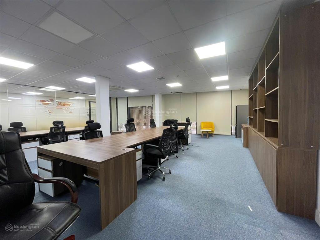 Cho thuê vp giá siêu rẻ tại võ chí công  hoàng quốc việt dt sàn 280m2 (có thể chia nhỏ từ 60m2)