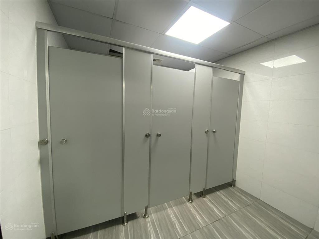 Cho thuê vp giá siêu rẻ tại võ chí công  hoàng quốc việt dt sàn 280m2 (có thể chia nhỏ từ 60m2)