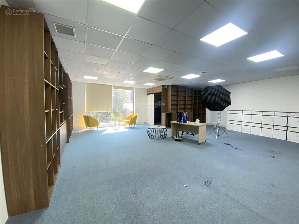Cho thuê vp giá siêu rẻ tại võ chí công  hoàng quốc việt dt sàn 280m2 (có thể chia nhỏ từ 60m2)