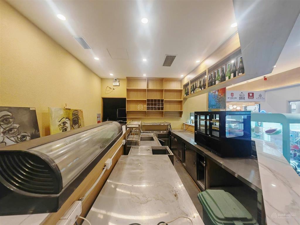 Cho thuê mặt bằng nhà hàng 250m2 siêu hot  vị trí đắc địa  hoàng đạo thúy  sẵn đồ kd được ngay
