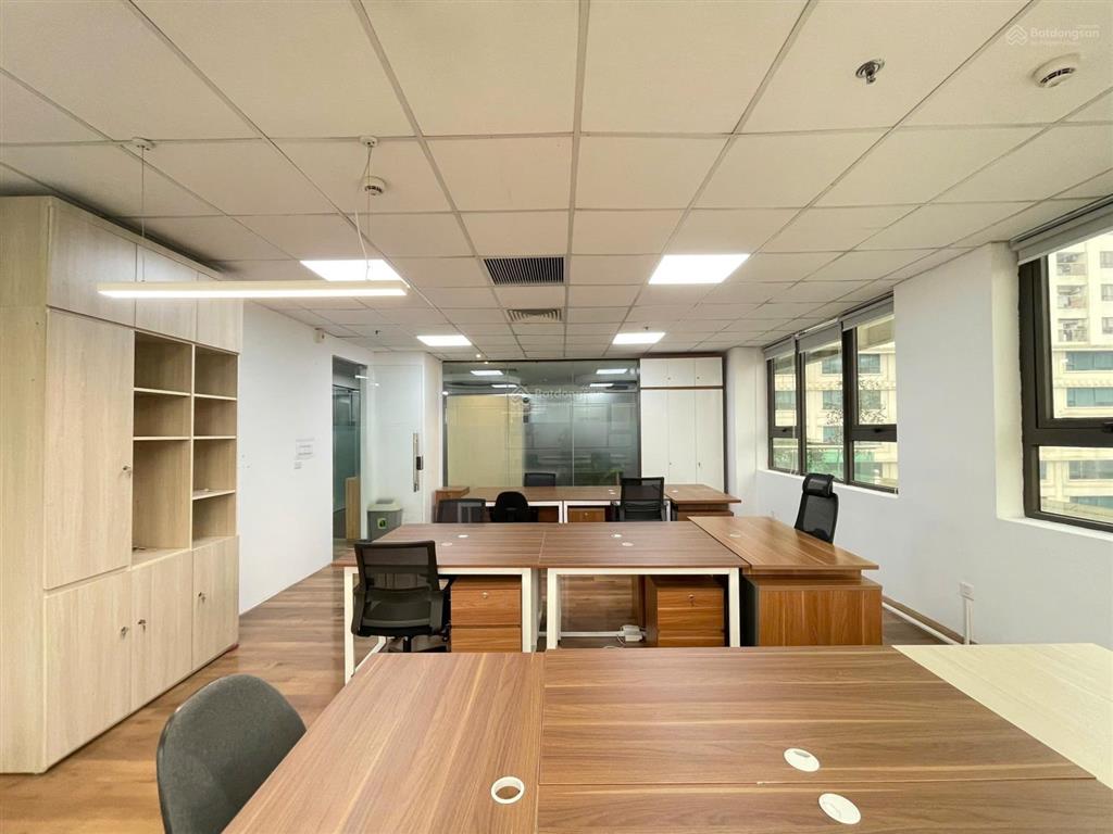 Văn phòng trọn gói 50m2  ô góc siêu thoáng  3 ban công 100m2  full đồ  29tr all in  vào ngay.