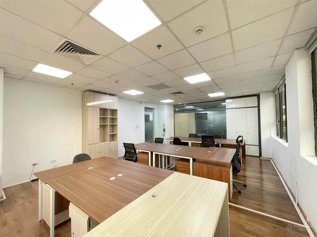 Văn phòng trọn gói 50m2  ô góc siêu thoáng  3 ban công 100m2  full đồ  29tr all in  vào ngay.
