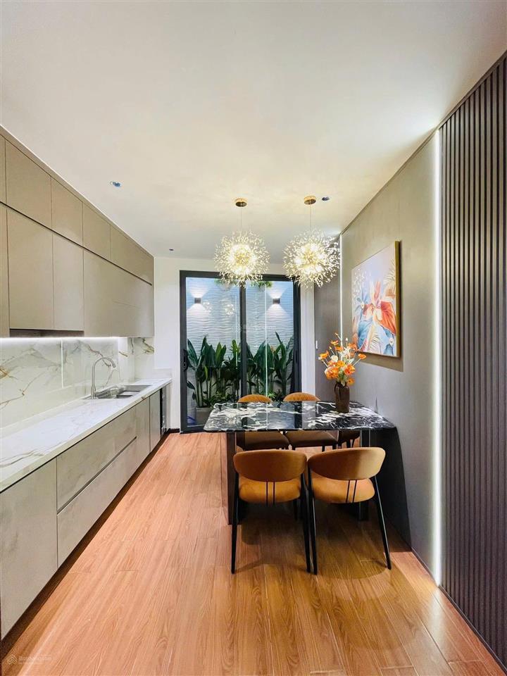 Nhà phố xây mới trệt 3 lầu 4pn phan huy ích ngay siêu thị emark