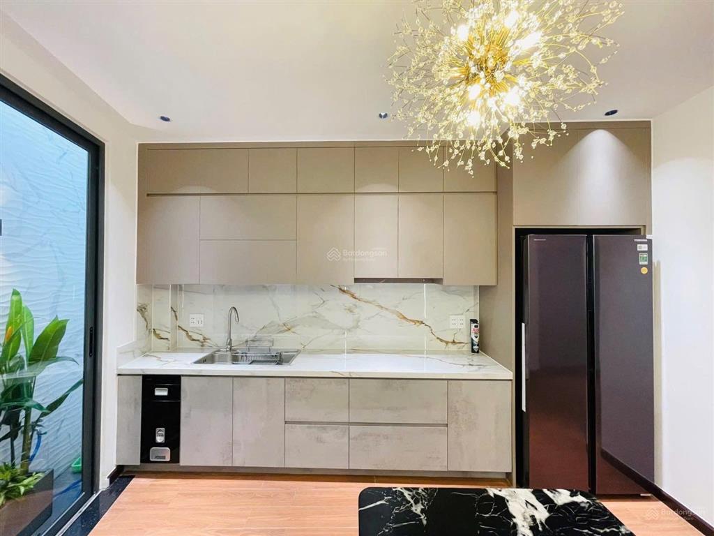 Nhà phố xây mới trệt 3 lầu 4pn phan huy ích ngay siêu thị emark