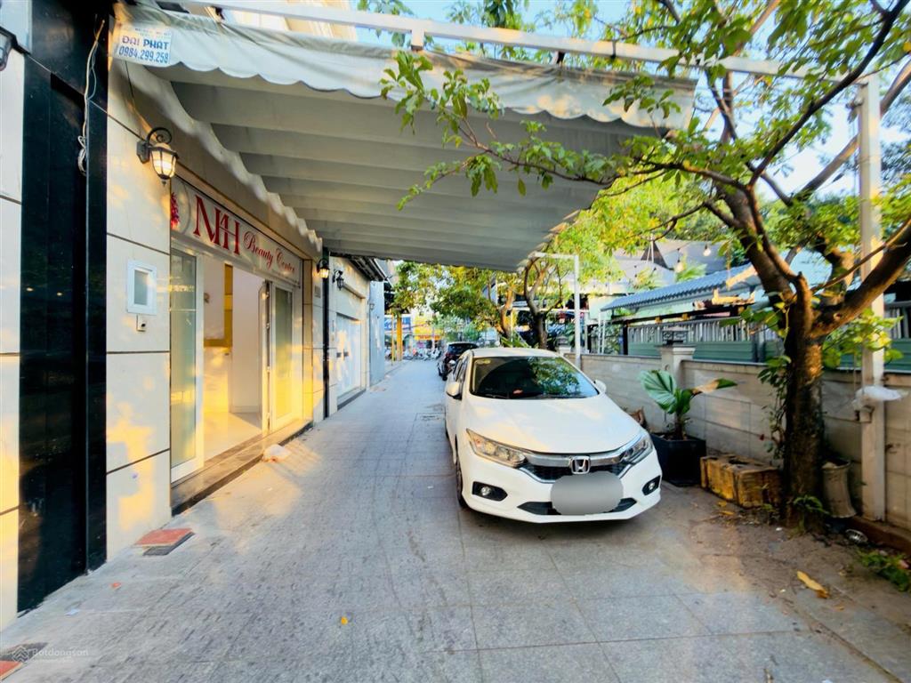Nhà phố liền kề 1 trục hxh sát mt, vị trí siêu vip, trệt lửng 3 lầu, 5pn, phạm văn chiêu p14