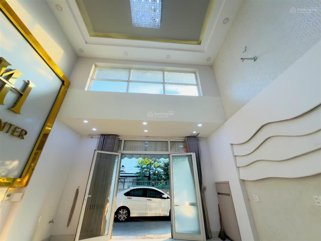 Nhà phố liền kề 1 trục hxh sát mt, vị trí siêu vip, trệt lửng 3 lầu, 5pn, phạm văn chiêu p14