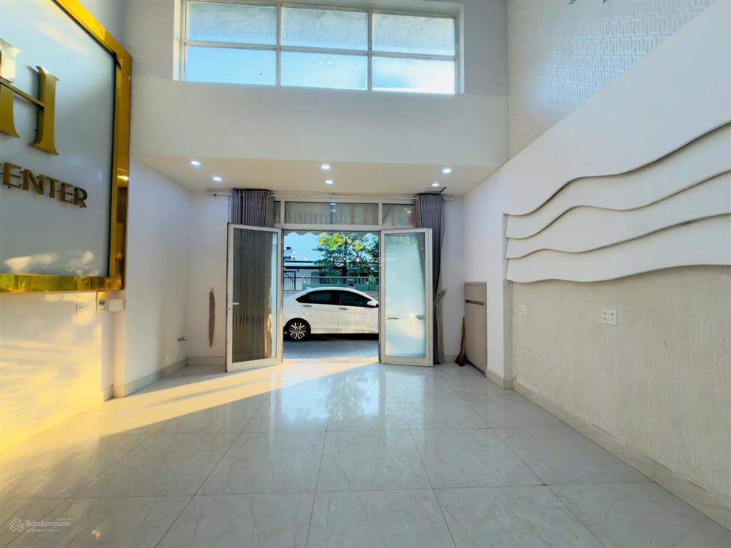 Nhà phố liền kề 1 trục hxh sát mt, vị trí siêu vip, trệt lửng 3 lầu, 5pn, phạm văn chiêu p14