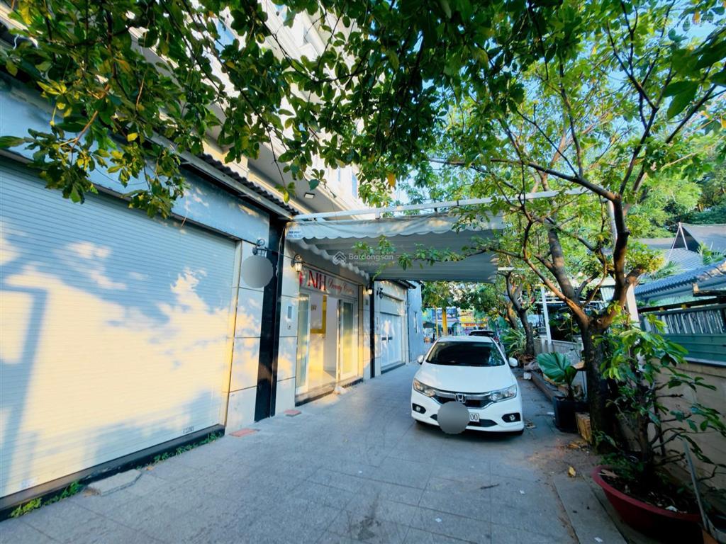 Nhà phố liền kề 1 trục hxh sát mt, vị trí siêu vip, trệt lửng 3 lầu, 5pn, phạm văn chiêu p14