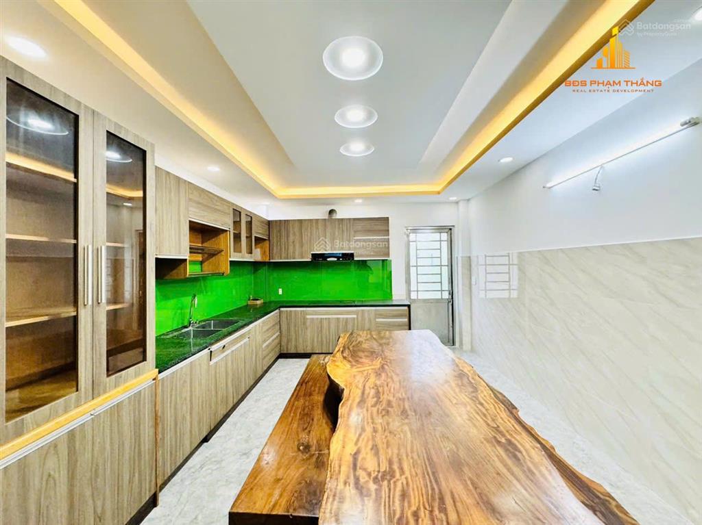 Nhà phố 2mt diện tích 4x23m, trệt lửng 3 lầu, sát mt, vị trí đẹp, 6pn 7wc dương quảng hàm p5 gò vấp