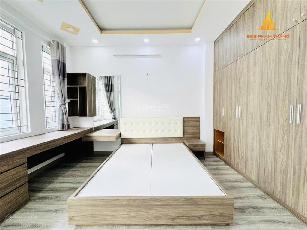 Nhà phố 2mt diện tích 4x23m, trệt lửng 3 lầu, sát mt, vị trí đẹp, 6pn 7wc dương quảng hàm p5 gò vấp