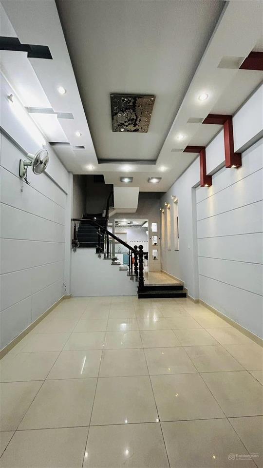 Nhà phố 1/ xe hơi sát mt vị trí đẹp  trệt 3 lầu  4x20m  4pn 5wc  lê văn thọ ngay cv làng hoa