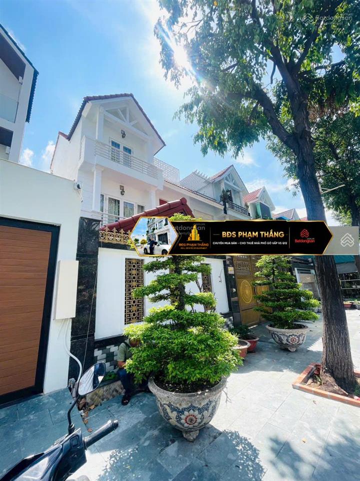 Biệt thự cho thuê 3 lầu, 8x17m, 5pn, phan văn trị p7  sầm uất, khu vip