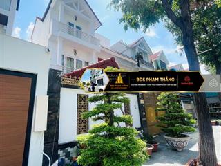 Biệt thự cho thuê 3 lầu, 8x17m, 5pn, phan văn trị p7  sầm uất, khu vip