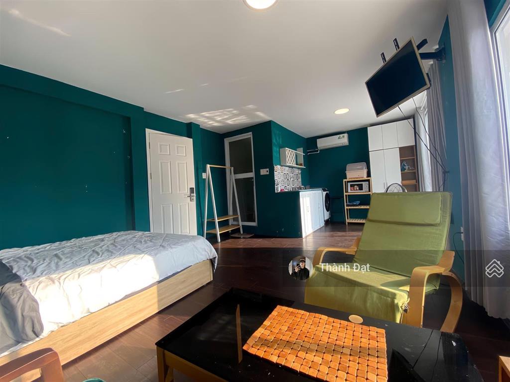 Thuê căn hộ trung tâm q.1, studio balcony & cửa sổ  dt 45m²  máy giặt riêng, ngay trần hưng đạo