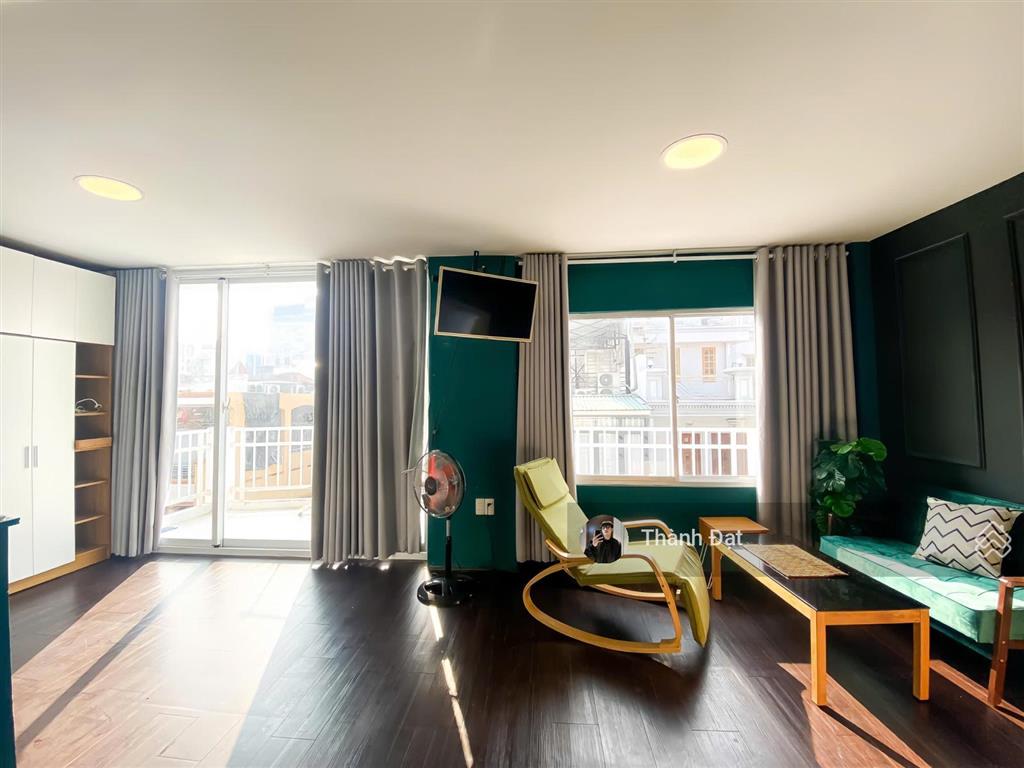 Thuê căn hộ trung tâm q.1, studio balcony & cửa sổ  dt 45m²  máy giặt riêng, ngay trần hưng đạo