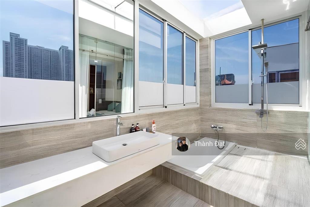 Căn hộ nguyễn trãi quận 1, 1pn ban công 40m2  máy giặt riêng  thang máy, gần ngã năm cống quỳnh
