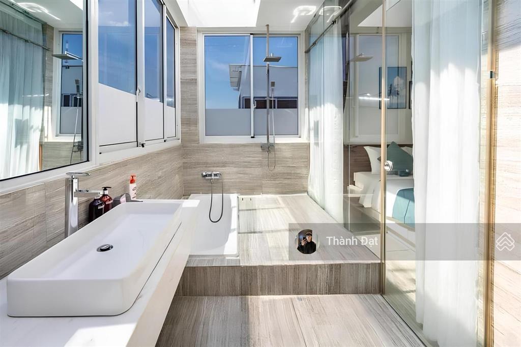 Căn hộ nguyễn trãi quận 1, 1pn ban công 40m2  máy giặt riêng  thang máy, gần ngã năm cống quỳnh