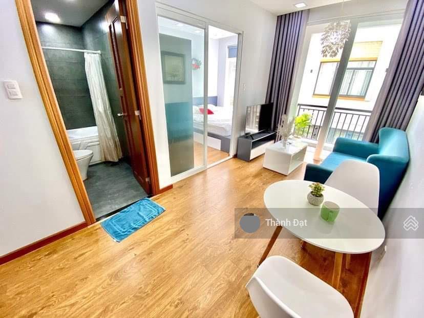 Cho thuê căn hộ ngay nguyễn thị minh khai quận 1, 1 phòng ngủ + 1 phòng khách có ban công  dt 42m2