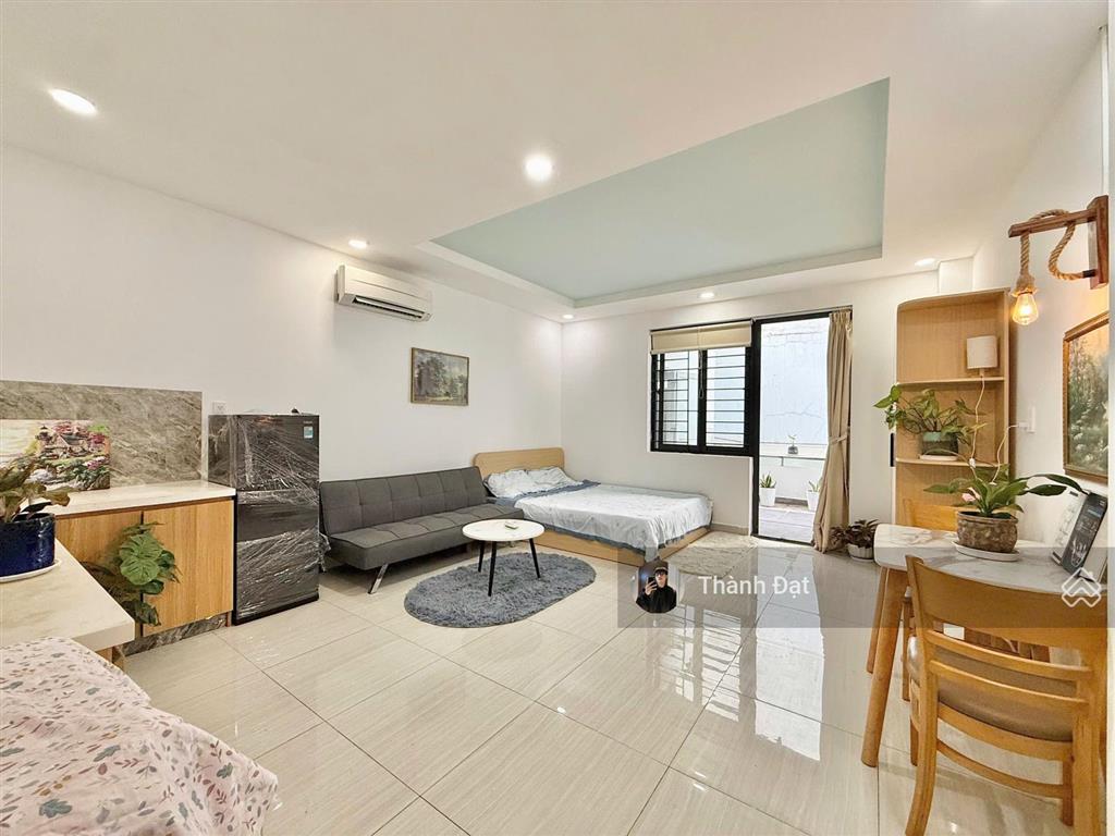 Căn hộ đinh công tráng q.1 ,studio balcony sân vườn  máy giặt riêng  thang máy , gần chợ tân định