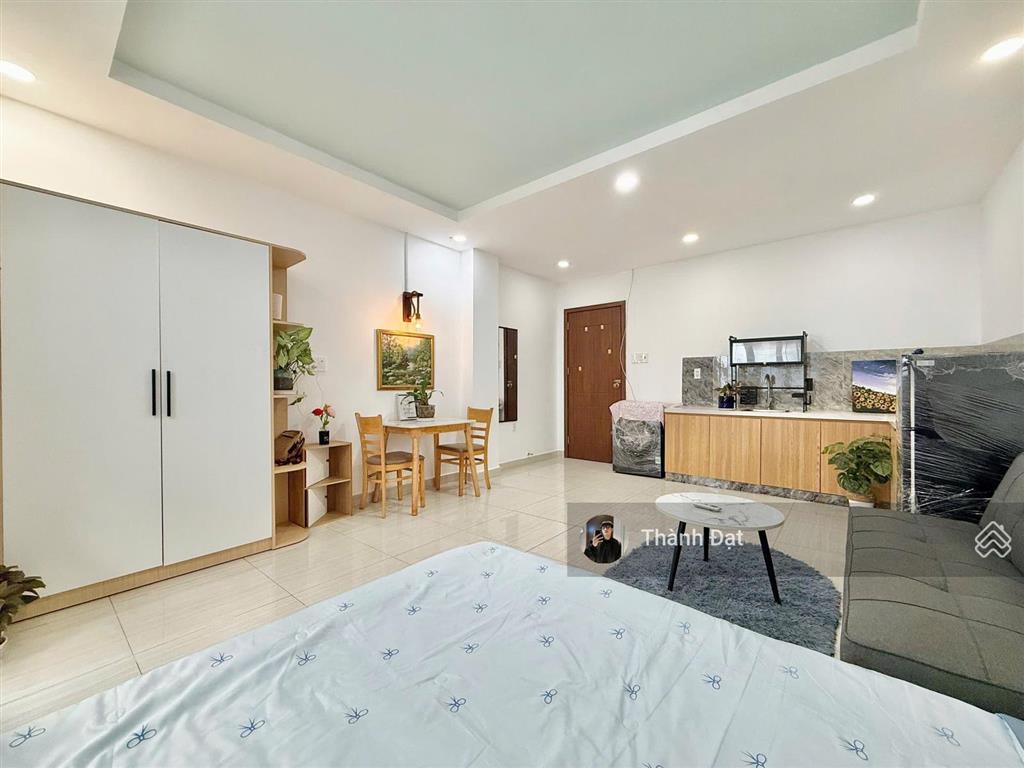 Căn hộ đinh công tráng q.1 ,studio balcony sân vườn  máy giặt riêng  thang máy , gần chợ tân định