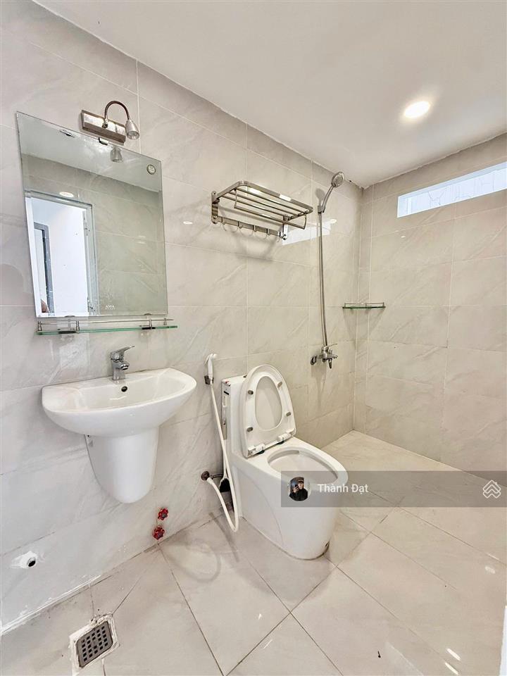 Căn hộ đinh công tráng q.1 ,studio balcony sân vườn  máy giặt riêng  thang máy , gần chợ tân định