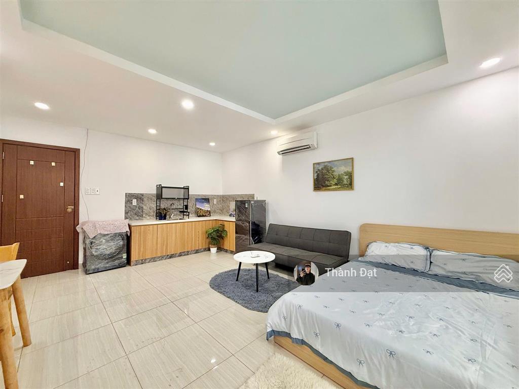 Căn hộ đinh công tráng q.1 ,studio balcony sân vườn  máy giặt riêng  thang máy , gần chợ tân định