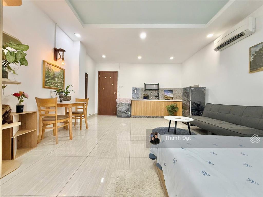 Căn hộ đinh công tráng q.1 ,studio balcony sân vườn  máy giặt riêng  thang máy , gần chợ tân định