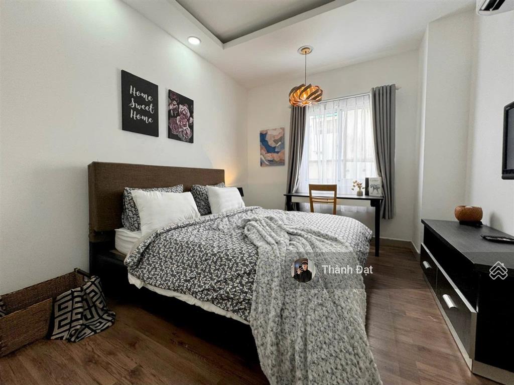 Thuê căn hộ hai bà trưng q.1, 1 phòng ngủ 1 phòng khách 40m2  thang máy, gần công viên lê văn tám