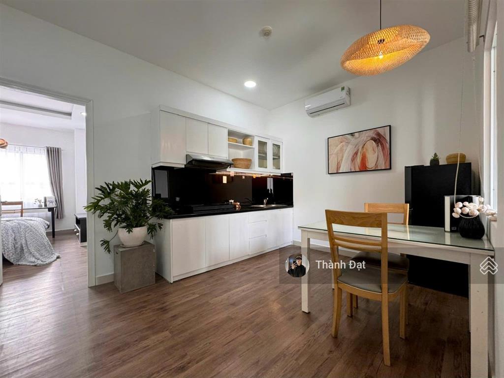 Thuê căn hộ hai bà trưng q.1, 1 phòng ngủ 1 phòng khách 40m2  thang máy, gần công viên lê văn tám