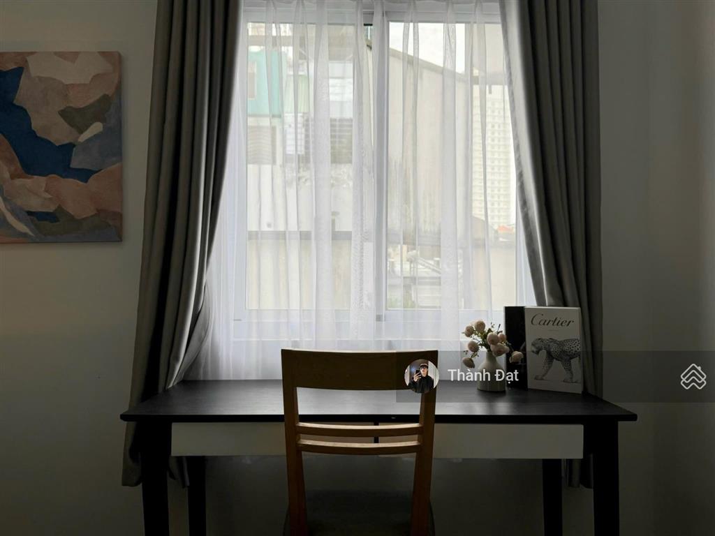Thuê căn hộ hai bà trưng q.1, 1 phòng ngủ 1 phòng khách 40m2  thang máy, gần công viên lê văn tám