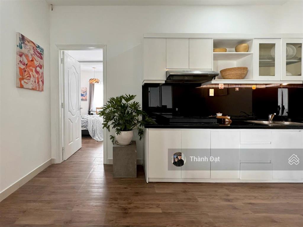 Thuê căn hộ hai bà trưng q.1, 1 phòng ngủ 1 phòng khách 40m2  thang máy, gần công viên lê văn tám