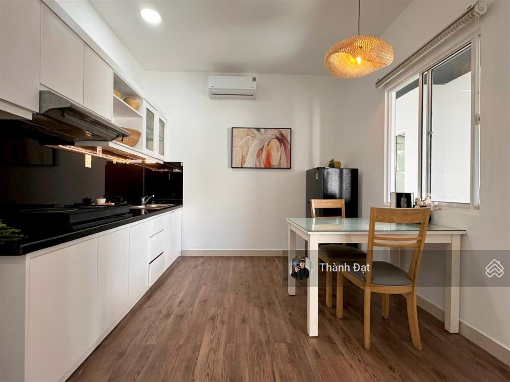 Thuê căn hộ hai bà trưng q.1, 1 phòng ngủ 1 phòng khách 40m2  thang máy, gần công viên lê văn tám