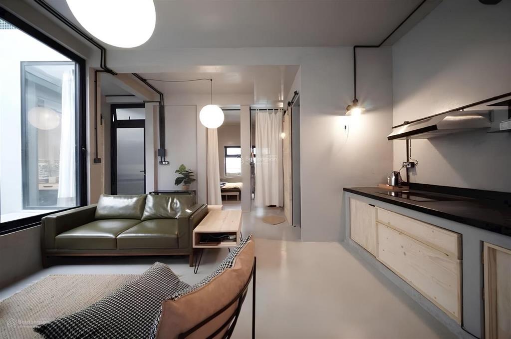 Cho thuê căn hộ bến thành quận 1, 1 phòng ngủ & 1 phòng khách balcony sân vườn, gần chợ bến thành