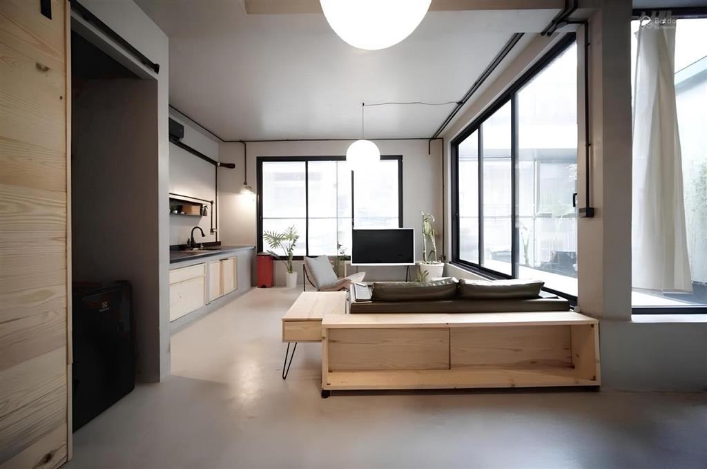 Cho thuê căn hộ bến thành quận 1, 1 phòng ngủ & 1 phòng khách balcony sân vườn, gần chợ bến thành