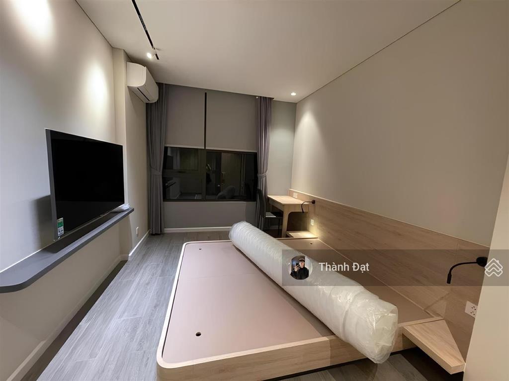 Cho thuê căn hộ gần hồ con rùa quận 3, 2 phòng ngủ & 2 toilet balcony nhiều cửa sổ  diện tích 60m2
